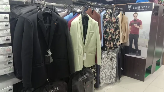 Adams Boutique
